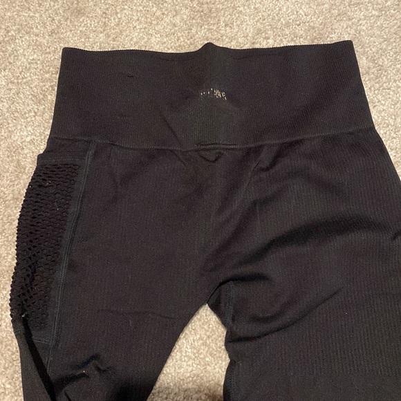 Victoria secret PINK black leggings - Picture 4 of 5